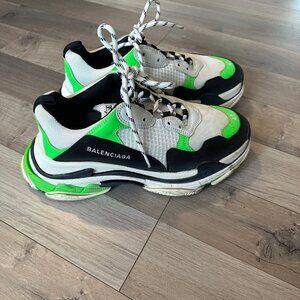 Balenciaga Triple S sneaker green